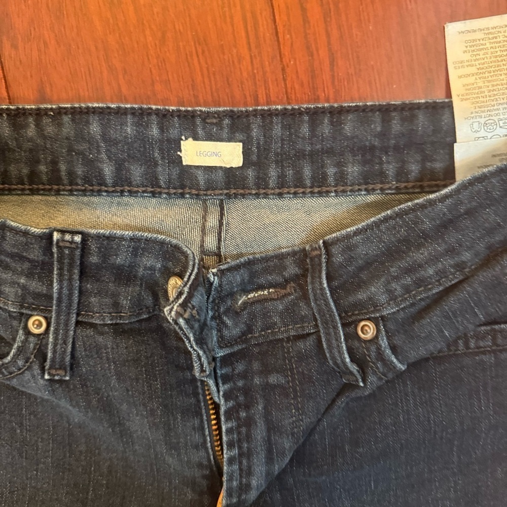 Levi's Women's High Rise Dark Charcoal Blue Jeans W29 L32 Jeans 4 Boots - Picture 6 of 7